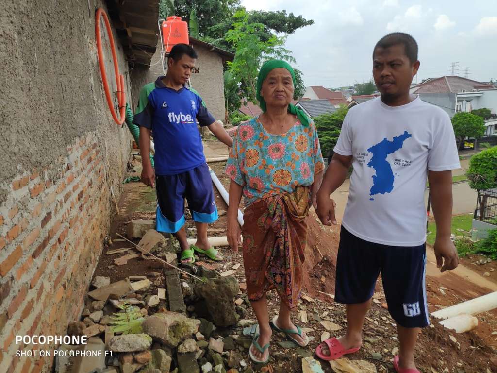 Korban longsor di Kemang Pratama, Kota Bekasi (Foto: Istimewa)