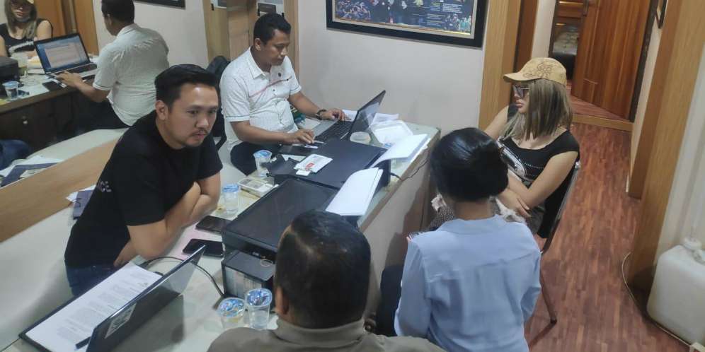 Penampilan Lucinta Luna saat diamankan polisi