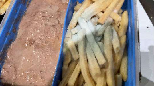 Makanan yang disimpan selama 14 bulan