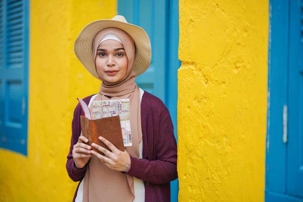 Hijaber traveler