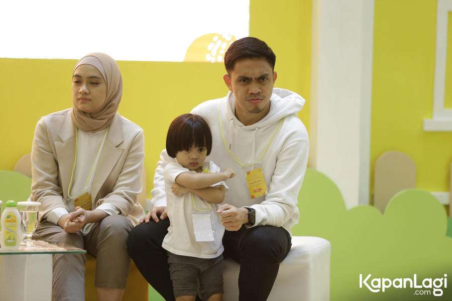ayudia dan suami