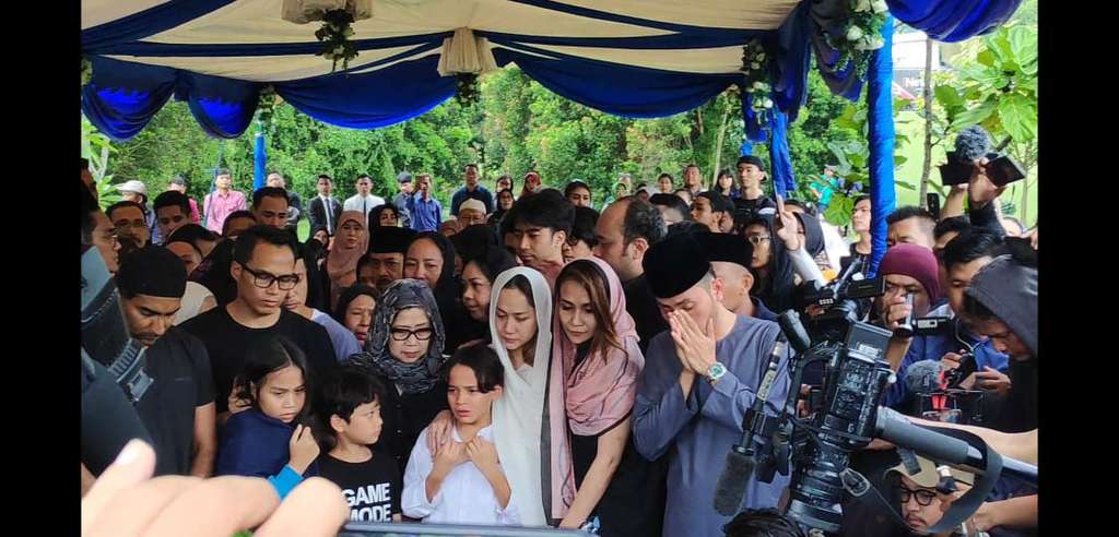 bcl tiba di makam