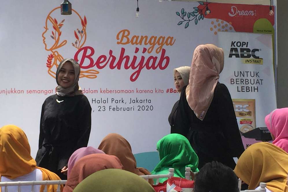 Model Hijab