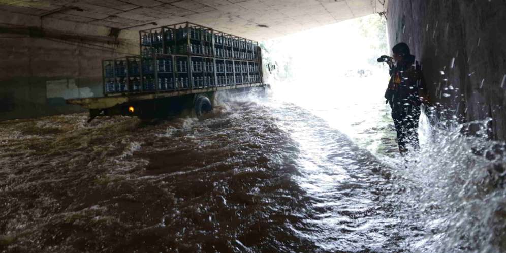 Banjir Terowongan Cawang By Deki