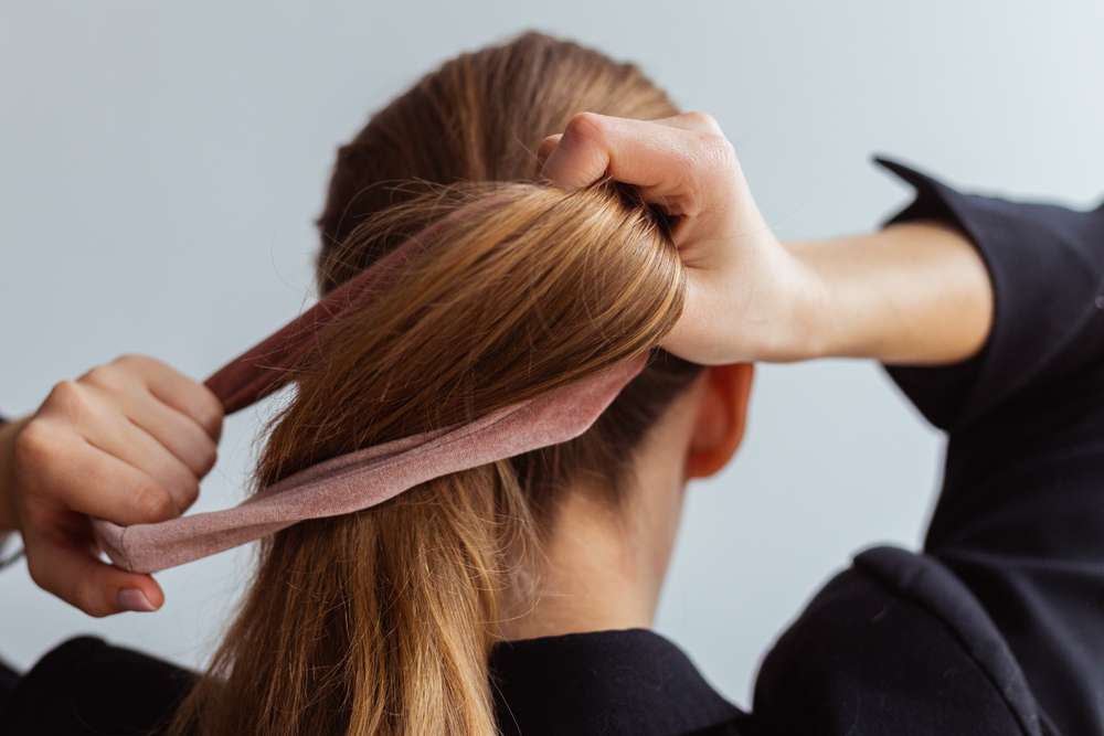 ilustrasi ikat rambut