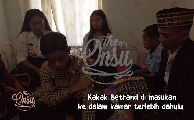 Suasana di dalam kamar Betrand Peto di NTT.
