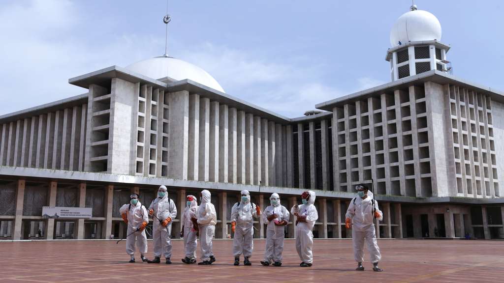 Cegah Corona di Masjid Istiqlal
