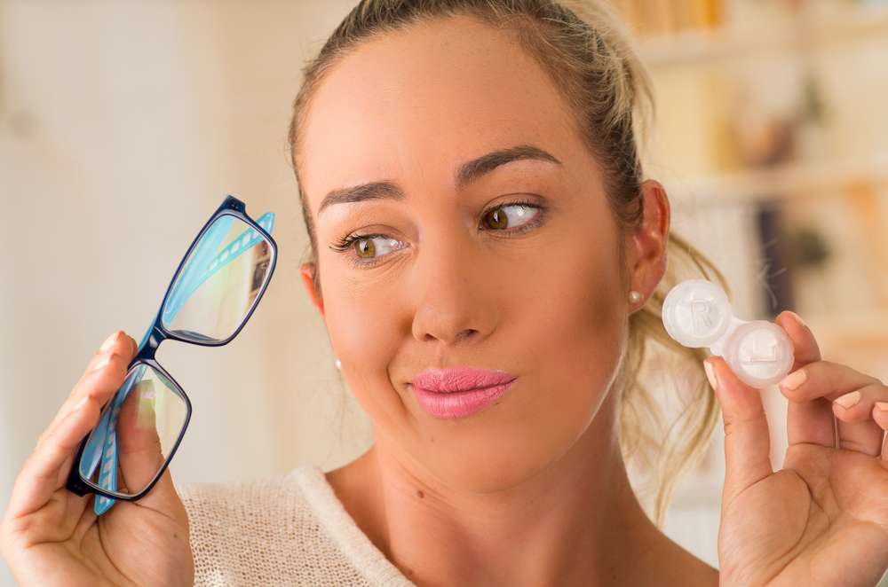 ilustrasi kaca mata & Softlens
