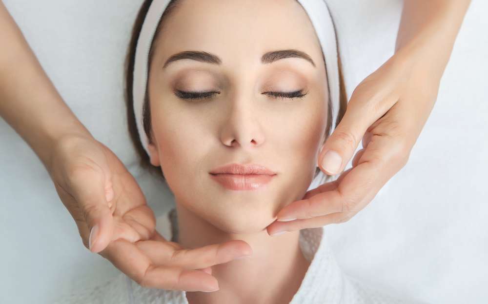 ilustrasi face massage