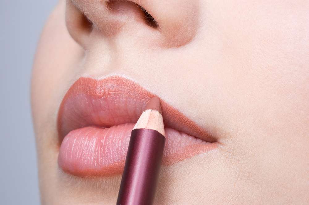 ilustrasi lip liner