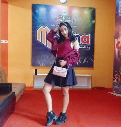 Usia sudah 23 tahun, tapi gaya dan penampilan seperti ABG.