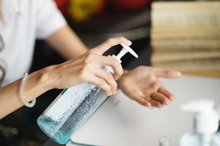 ilustrasi hand sanitizer