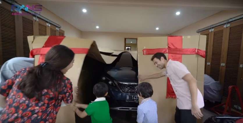 Mobil Rafathar