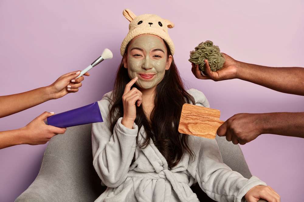 Memakai Masker Memakai Masker