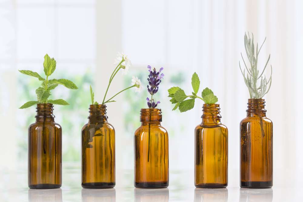 ilustrasi essentials oils
