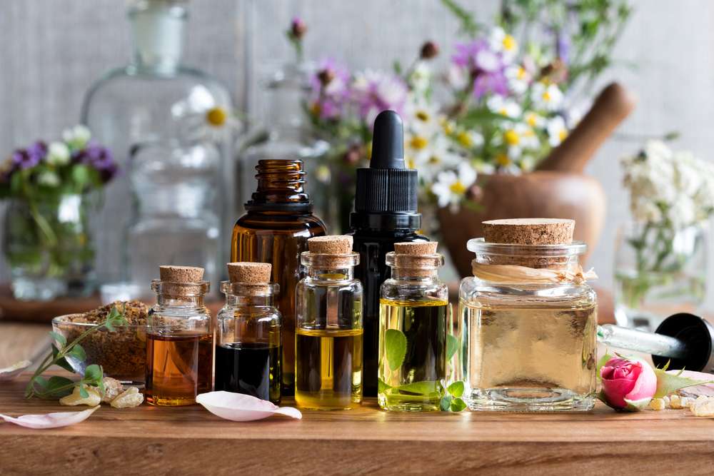 ilustrasi essentials oils