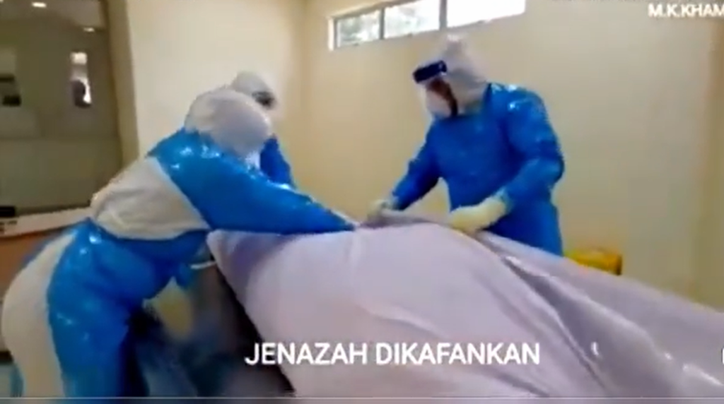 Jenazah dikafani