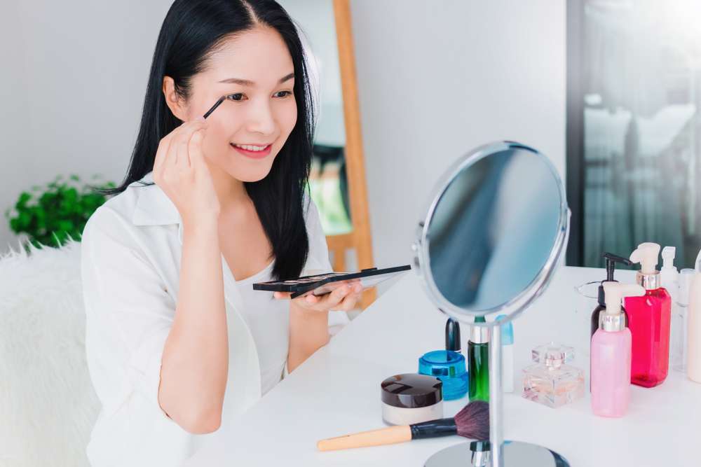 Memakai Eyeshadow