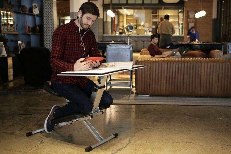 The Edge Desk