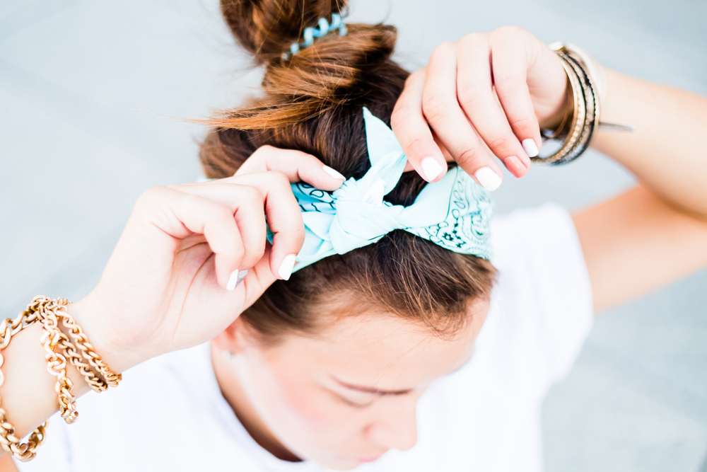 ilustrasi ikat rambut