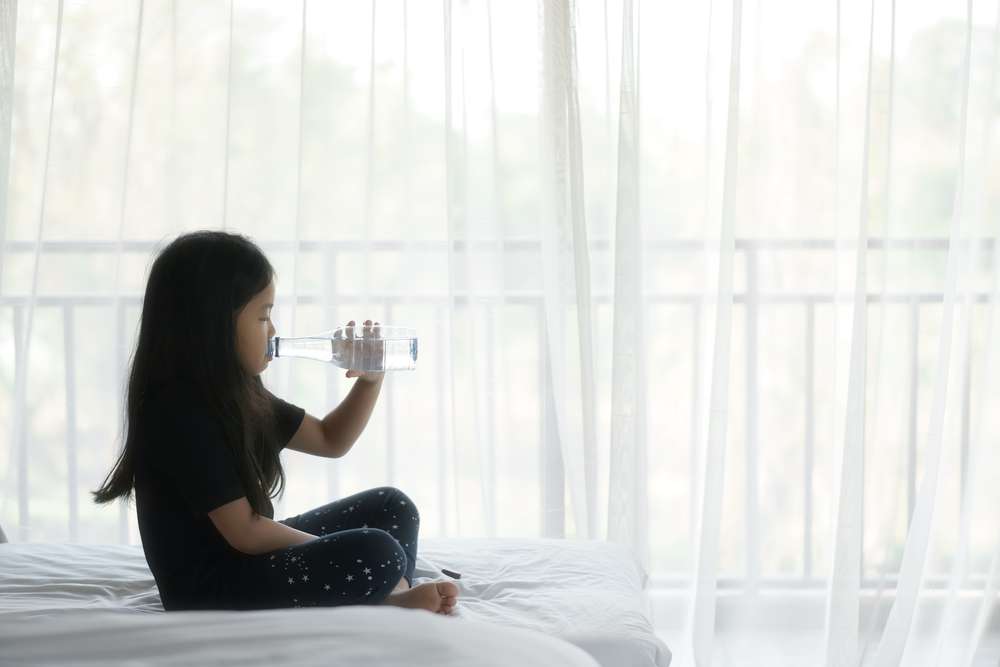 Anak Minum Air