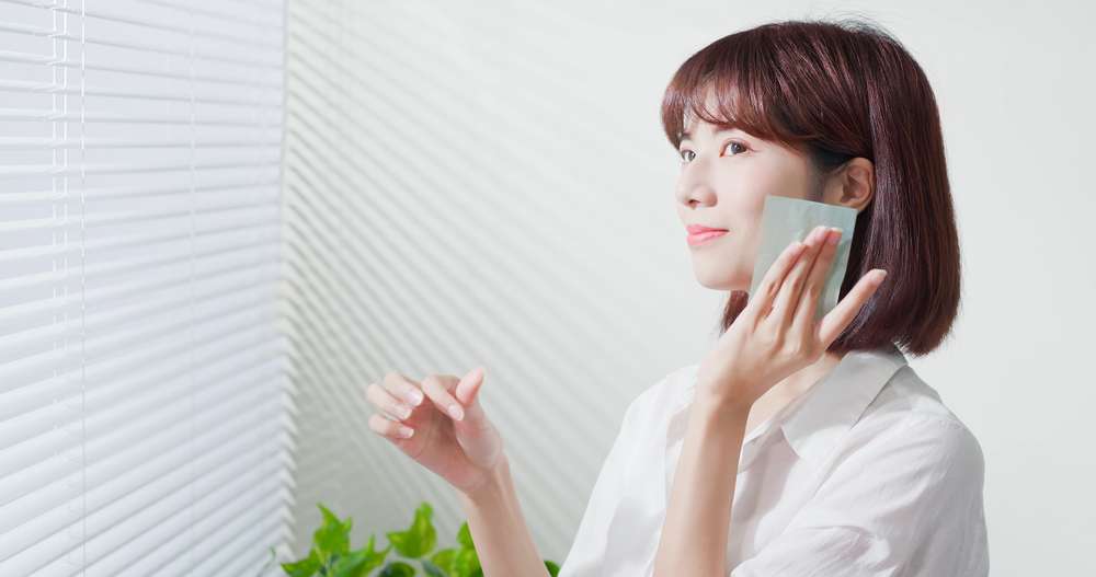 Memakai Blotting Paper