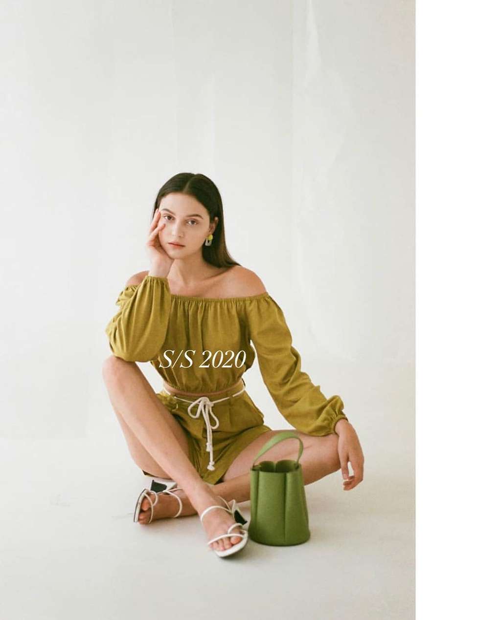 Rekomendasi Setelan Outfit Santai untuk WFH di Rumah