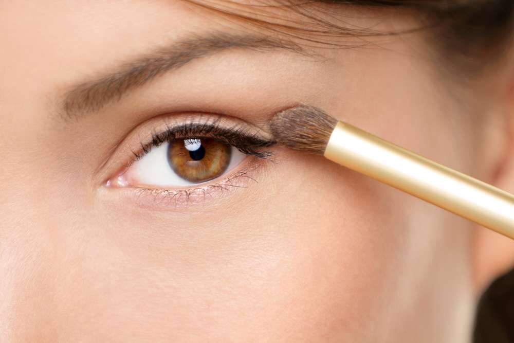 Memakai Eyeshadow