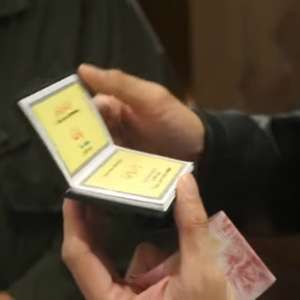 Ada Asmaul Husna di tas Erick Thohir