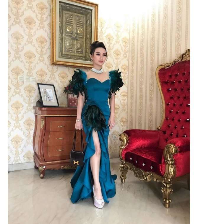 Nuansa Emas