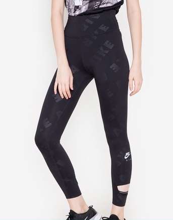 Koleksi Sepatu, Celana dan Pakaian Olahraga Buat Hijaber Ini Sudah Kamu Miliki?