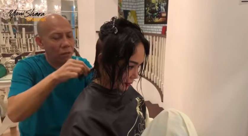 yuni shara potong rambut
