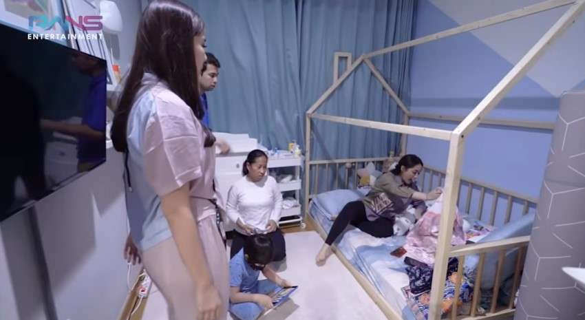 rumah syahnaz dan Jeje (foto : Youtube Rans Entertaiment)