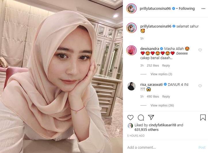 Foto Prilly latuconsina berhijab