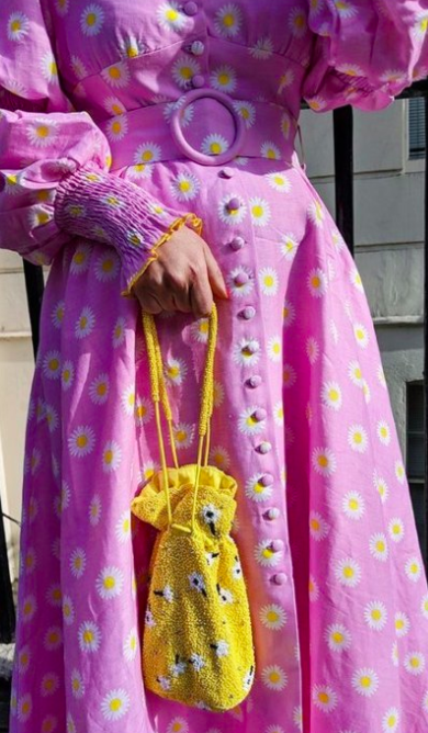 Perpaduan Warna Lavender dan Kuning