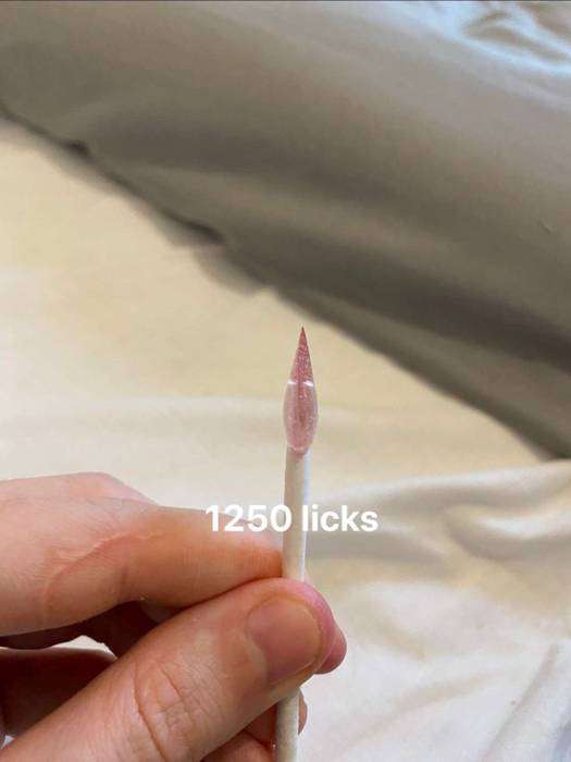 Jilatan untuk Habiskan Lolipop