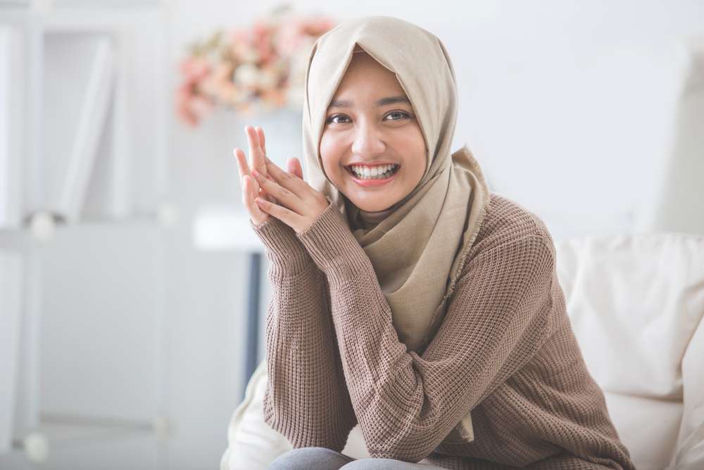Mumpung WFH, Yuk Perhatikan Kesegaran Rambut Berhijab yang Sempat Terabaikan