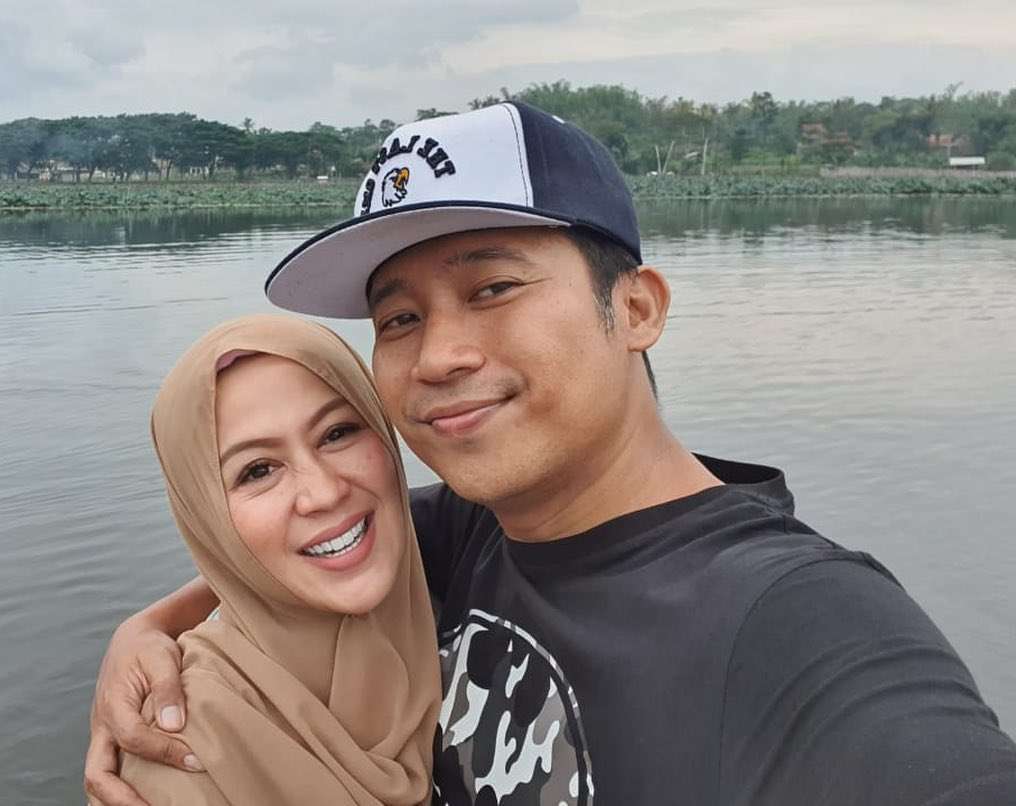 denny cagur dan istri
