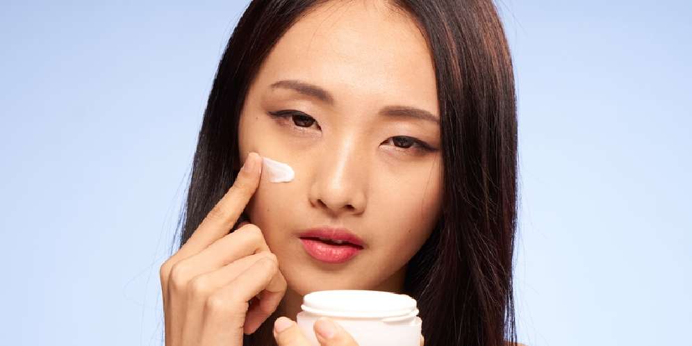 Memakai Skincare