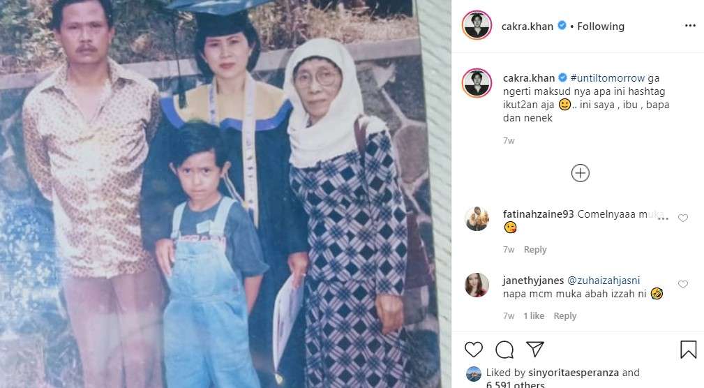Foto Jadul Cakra Khan bareng Keluarga