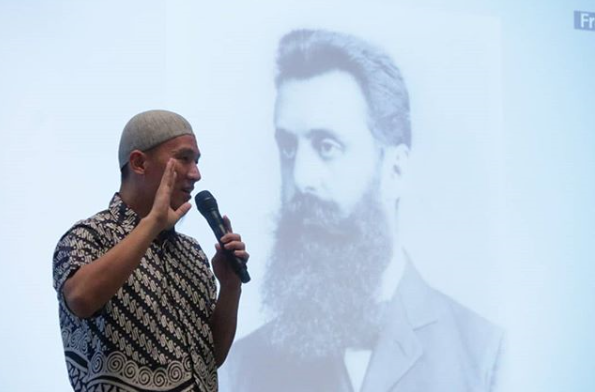 Kata motivasi ustad felix siauw