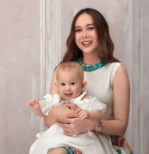 Aura kasih dan putrinya