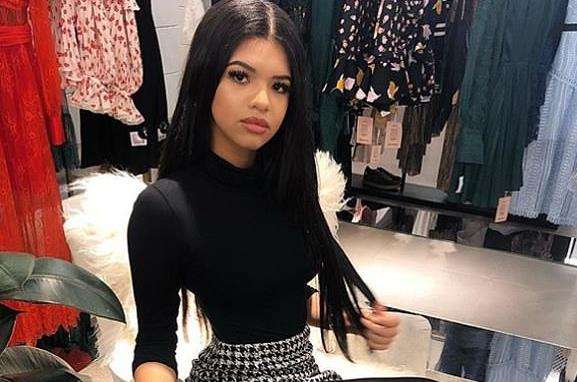 Kaya juga punya gelang berlian senilai Rp12 jutaan di lemari pakaiannya.