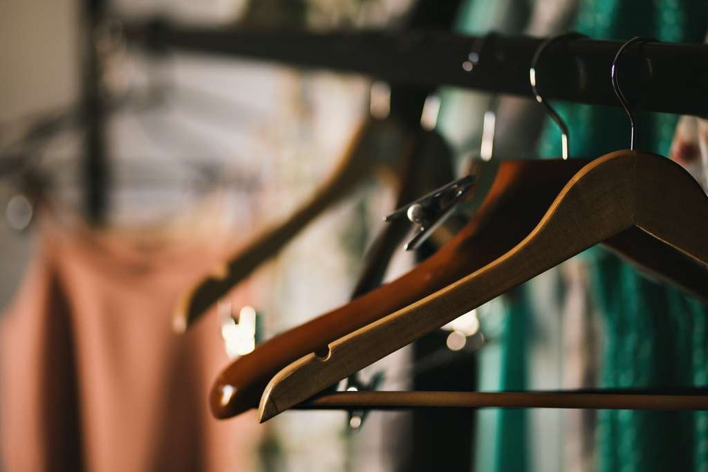 Hanger Kayu