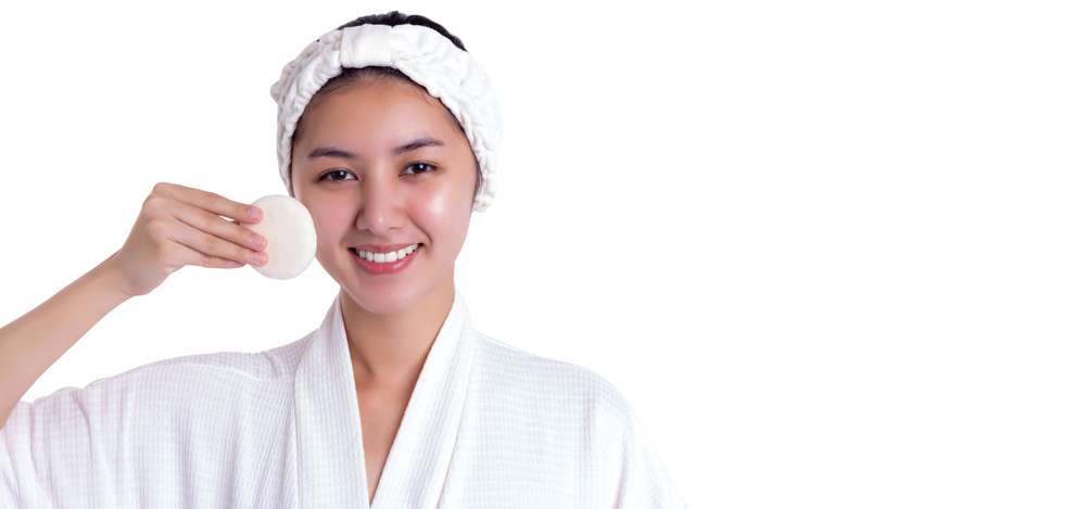 Membersihkan Makeup