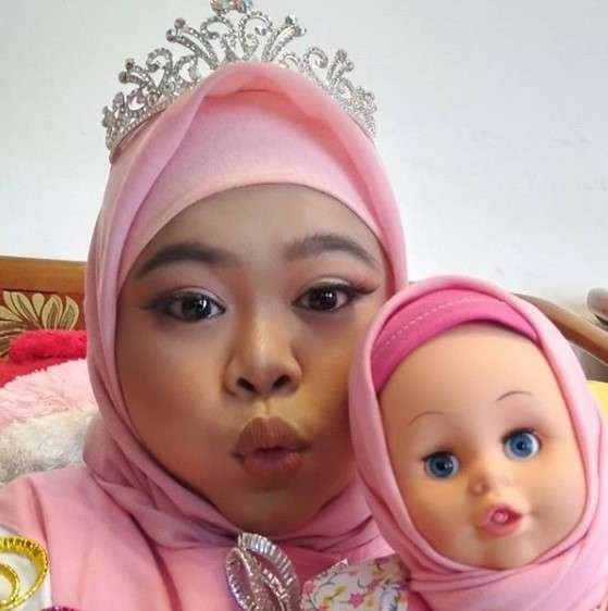 Kekeyi dan boneka