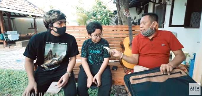 Halaman Belakang rumah Tukul Arwana