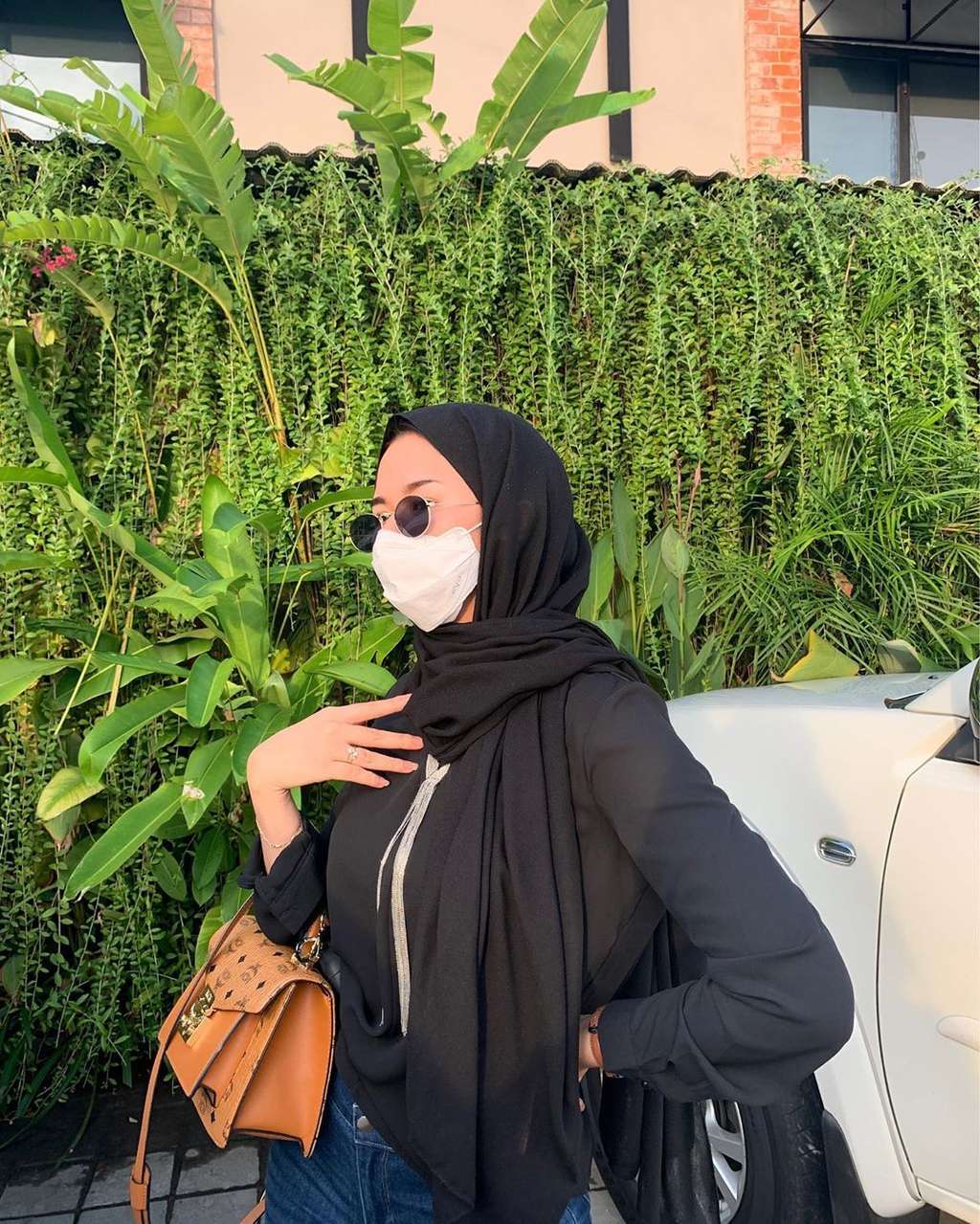 Outfit Monokrom