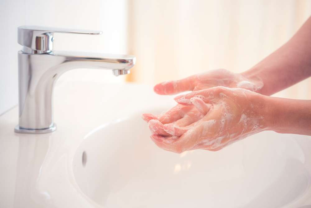 Stop Pegang Wajah, Virus Bisa Masuk ke Dalam Tubuh Lewat Tangan Lho! Stop Pegang Wajah, Virus Bisa Masuk ke Dalam Tubuh Lewat Tangan Lho!