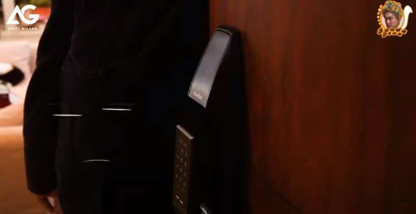 pintu kamar Raffi Ahmad